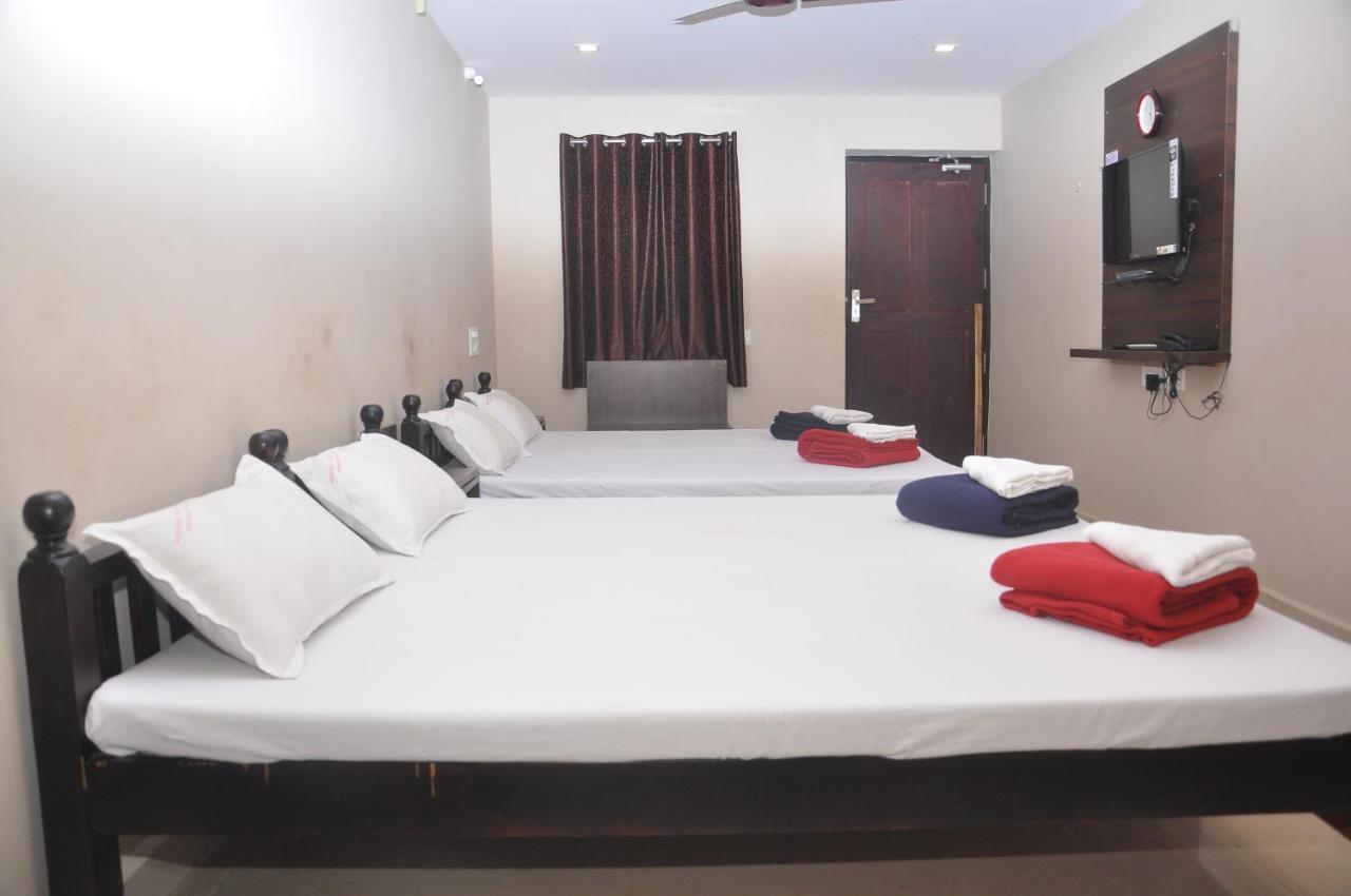 Hotel Temple City Papanasam Kültér fotó