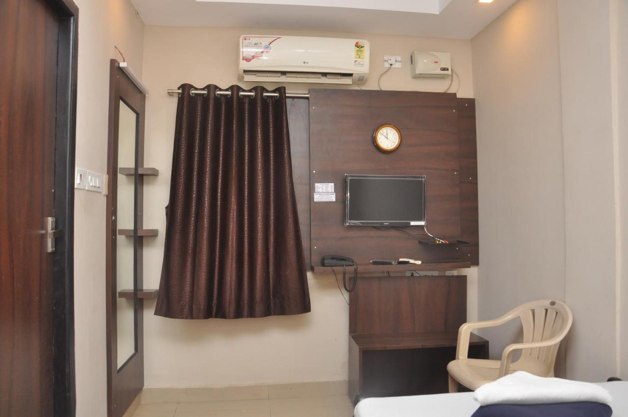 Hotel Temple City Papanasam Kültér fotó