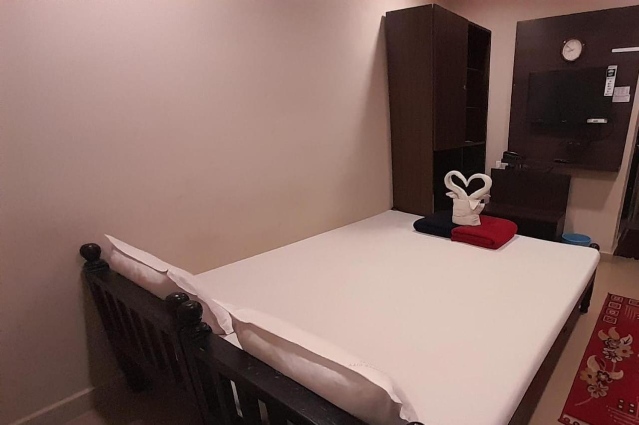 Hotel Temple City Papanasam Kültér fotó